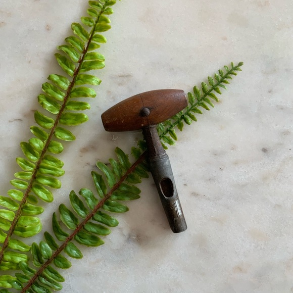 Wood&Metal Keg Barrel Tapper - Picture 8 of 11